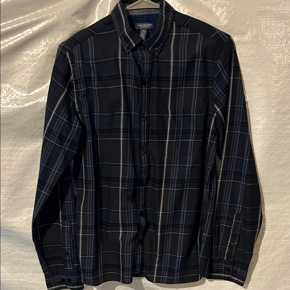 Van Heusen Men's Dark Gray Plaid Button Down Shirt